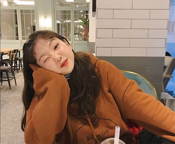 Mắt một mí thì đã sao, vẫn xinh đẹp và tự tin như bao người!