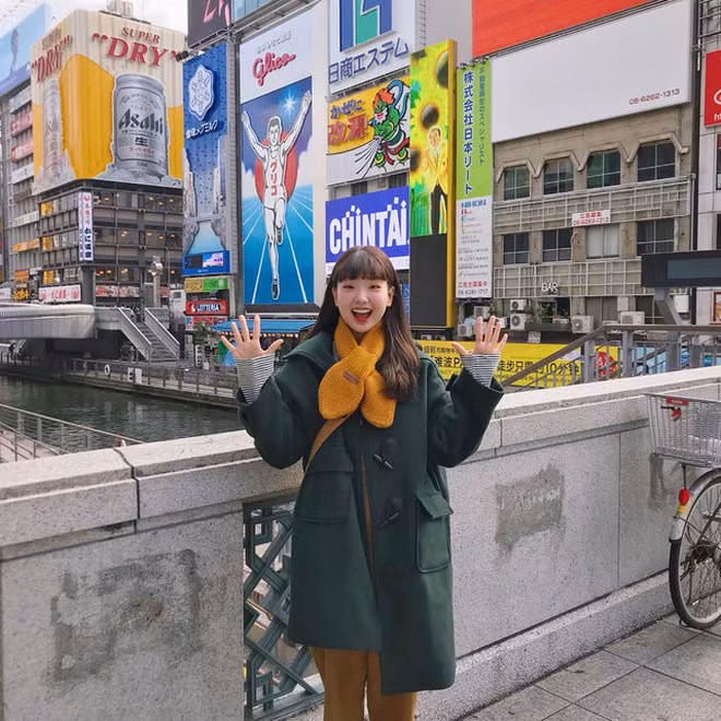 Kim Il Hwa được biết đến với 300 ngàn người theo dõi trên trang Instagram. Không quá xinh đẹp như những thiếu nữ khác nhưng Il Hwa lại sở hữu đôi mắt một mí khác biệt.