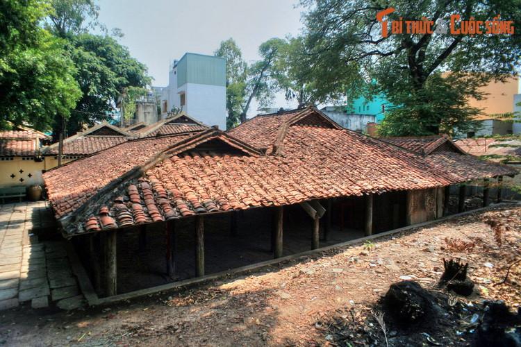 Về hành chính, quận Gò Vấp được “khai sinh” vào năm 1911, khi tỉnh Gia Định được chia thành bốn quận Hóc Môn, Thủ Đức, Gò Vấp và Nhà Bè. Vào năm 1953, quận Gò Vấp gồm cả các quận Bình Thạnh, Phú Nhuận, Tân Bình, quận 12 và một phần của các huyện Bình Chánh, Củ Chi ngày nay.