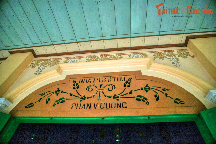 Ngược dòng thời gian, nhà cổ Ba Đức do ông Phan Văn Đặng xây dựng vào năm 1850. Năm 1983, ông Phan Văn Cường cho sửa sang lại ngôi nhà. Ông Ba Đức - tức ông Phan Văn Đức - là truyền nhân đời thứ 6 của ngôi nhà này.