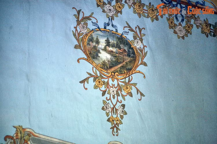 Chín bức tranh này được vẽ theo lối tả thực của hội họa phương Tây, tượng trưng cho chín nhánh của sông Cửu Long hiền hòa và trù phú đã vun đắp cho cuộc sống của cư dân Nam Bộ qua bao đời.