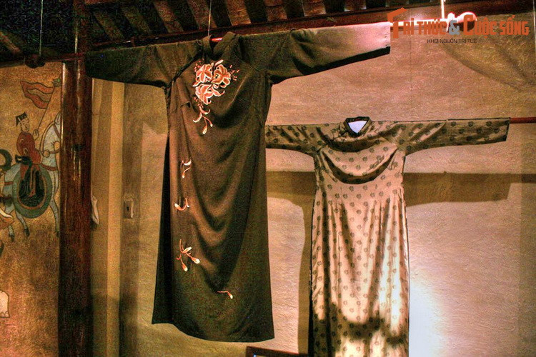 Đực biệt, Bảo tàng Áo dài còn sở hữu nhiều bộ áo dài từng được những phụ nữ nổi tiếng của Việt Nam mặc, như NSND Trà Giang, các nhà ngoại giao Nguyễn Thị Bình và Tôn Nữ Thị Ninh.