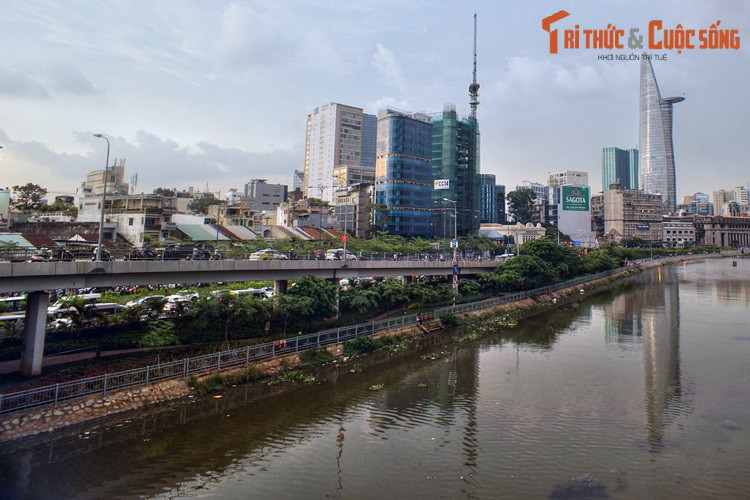 Thậm chí, có một thời, mỗi khi người ta nói "Đồng Nai - Bến Nghé" tức là nói đến cả vùng đất Nam Bộ. Điều này cho thấy tầm quan trọng đặc biệt của khu vực Bến Nghé với toàn miền Nam.