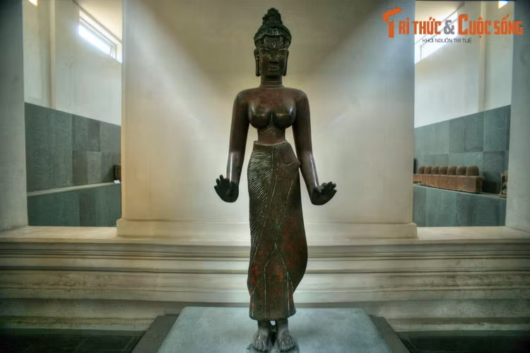 Chiem nguong loat tuong nu than khoa than Bao vat Viet Nam