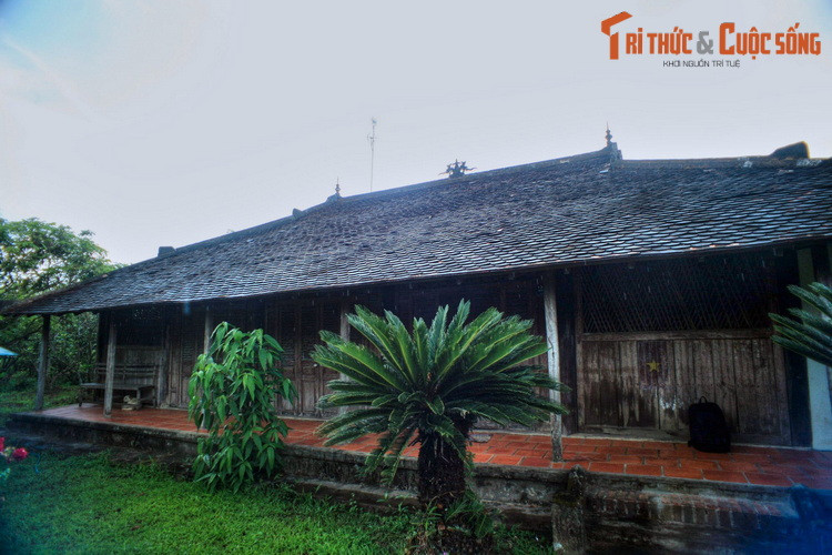 Nằm ở số 24, tổ 1, ấp An Bình Đông, làng cổ Đông Hòa Hiệp (xã Đông Hòa Hiệp, huyện Cái Bè, tỉnh Tiền Giang), nhà cổ của ông Tòng là một công trình kiến trúc nghệ thuật mang đậm giá trị bản sắc văn hóa của vùng sông nước Nam Bộ.