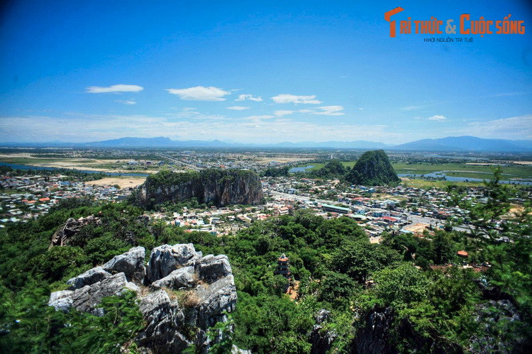 Ngày 24/5/1889, Toàn quyền Đông Dương ra Nghị định thành lập thành phố Đà Nẵng thuộc tỉnh Quảng Nam. Một thế kỷ sau, Đà Nẵng trở thành TP trực thuộc Trung ương tại kỳ họp thứ 10, Quốc hội khóa IX, ngày 6/11/1996. Ảnh: Danh thắng Ngũ Hành Sơn, Đà Nẵng.