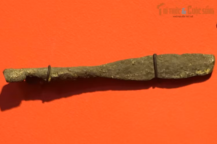 Cận cảnh một đầu mũi lao được dùng trong trận đánh. Nhìn toàn cục, trận Bạch Đằng năm 1288 đã hoàn thành nhiệm vụ tiêu diệt đạo quân rút lui đường thủy do Ô Mã Nhi và Phàn Tiếp chỉ huy. Sau trận thua thảm khốc này, nhà Nguyên đã phải từ bỏ âm mưu xâm lược nước Việt.