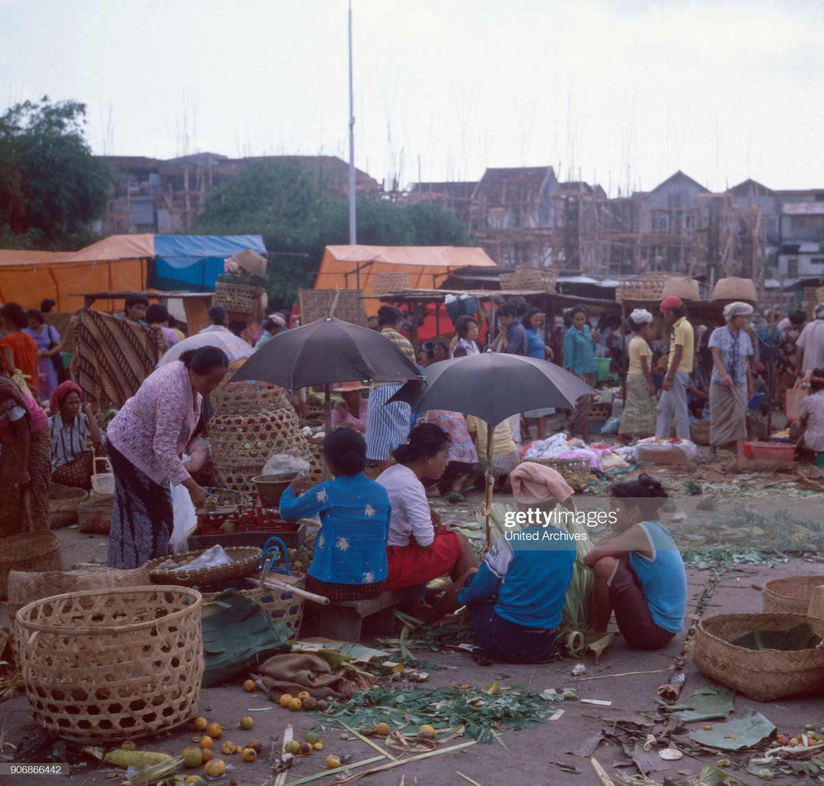 Những người phụ nữ trong chợ.