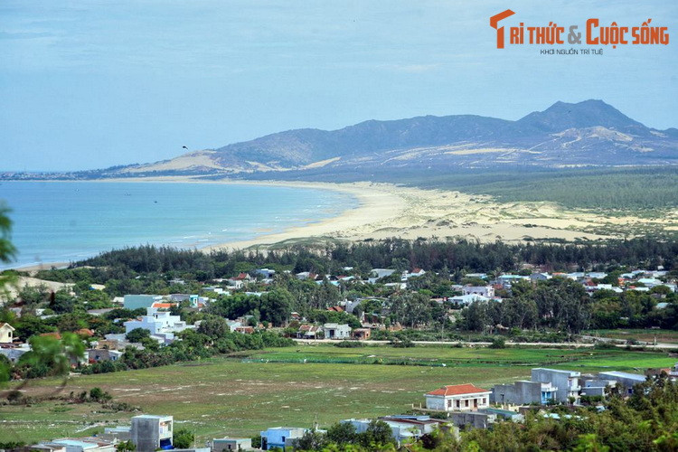 Không chỉ mang những giá trị lịch sử và văn hóa vô giá, chùa Ông Núi còn là một địa điểm lý tưởng để ngắm phong cảnh của mảnh đất võ miền Trung. Trên bản đồ du lịch Bình Định, chùa là một điểm dừng chân mà du khách không nên bỏ qua.