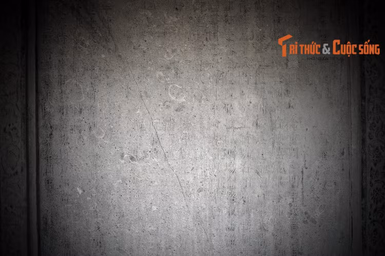 Những bài văn bia này phần lớn đều do những danh nhân văn hóa, trí thức lớn của đất nước soạn nên về cơ bản là những tác phẩm vô giá, góp phần làm nên truyền thống văn hóa, giáo dục của Việt Nam.