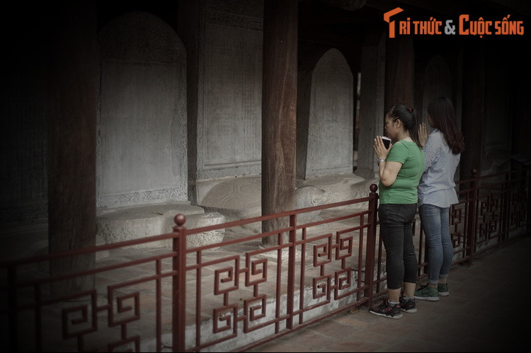 Việc bia đá các khoa thi Tiến sĩ triều Lê-Mạc được công nhận là Di sản tư liệu thế giới không chỉ là việc công nhận một di sản quý của dân tộc, mà còn góp phần quảng bá hình ảnh Việt Nam – một đất nước có nền văn hiến lâu đời – với bạn bè năm châu.