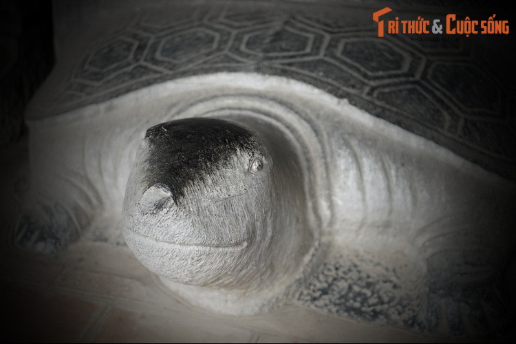 Trong số 1.304 Tiến sĩ được khắc tên trên 82 bia đá ở Văn Miếu - Quốc Tử Giám Hà Nội, có 225 vị từng được cử đi sứ sang Trung Hoa vào các triều Minh (1368-1644), triều Thanh (1644-1911).