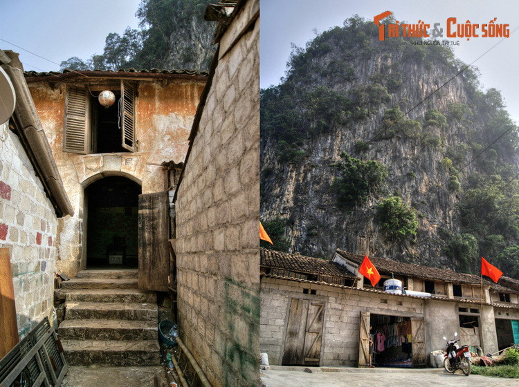 Về tổng quan, khu phố cổ có khoảng 40 nóc nhà nằm dưới chân núi đá. Đa phần các ngôi nhà ở đây tuổi đời trên dưới 100 năm, ngôi nhà cổ nhất được xây dựng từ khoảng năm 1860.