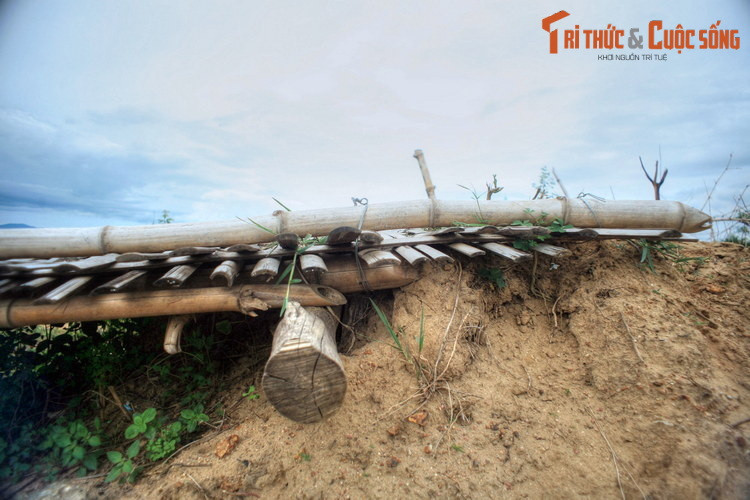 Người dân xã Bình Nghi và Tây Bình vẫn mong mỏi có một cây cầu bắc qua đây để có thể dễ dàng đi lại vào mùa mưa bão hay có việc khẩn cấp.