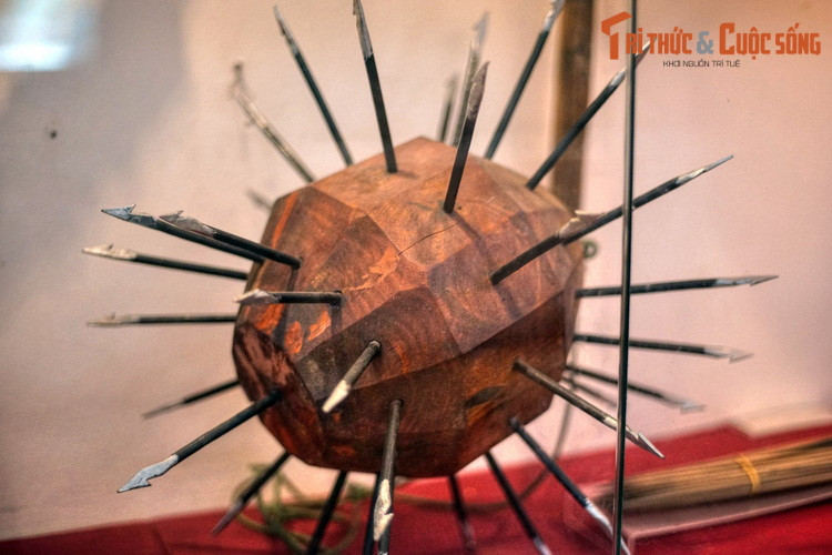 Các hiện vật ở nơi đây phản ánh một số trận quyết chiến, chiến lược của dân tộc ta trong lịch sử chống ngoại xâm, đồng thời thể hiện tính sáng tạo, tài thao lược, đường lối quân sự, nghệ thuật quân sự mang bản sắc Việt Nam.