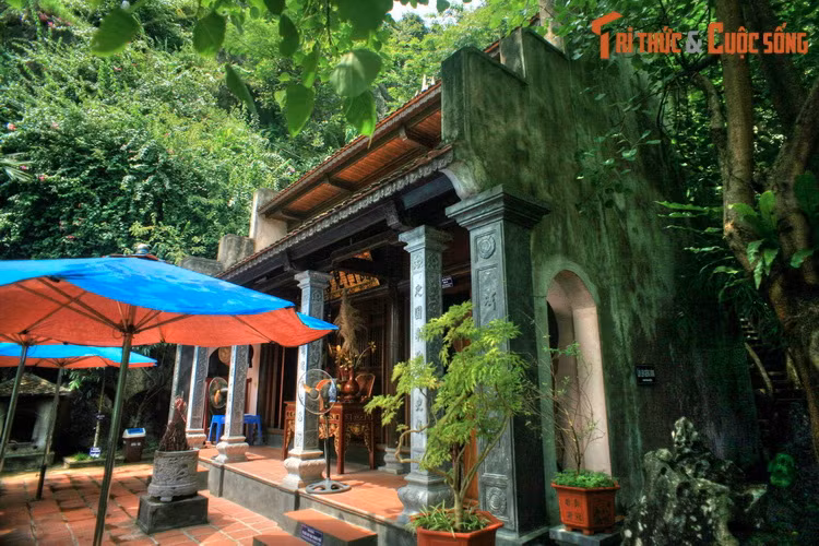 Ngày nay di tích Phủ Đại có các phủ thờ vua Đinh Tiên Hoàng và Nguyễn Bặc - vị khai quốc công thần nhà Đinh, nằm trong khung cảnh núi rừng nguyên sơ và hùng vĩ.