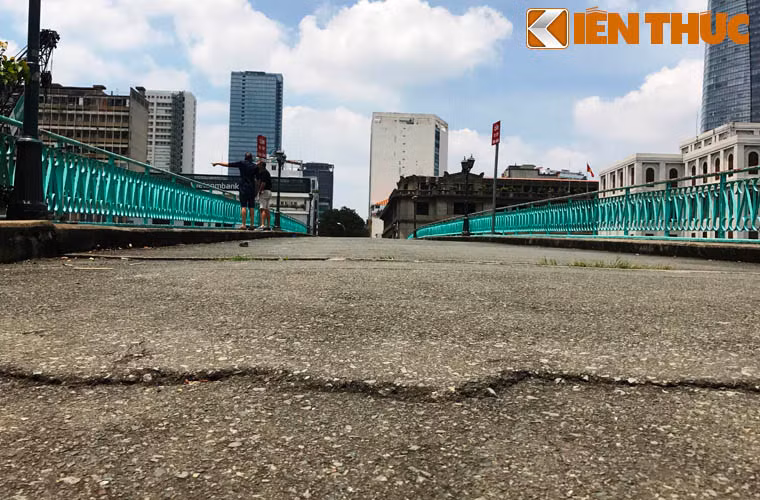 Theo Sở GTVT TP.HCM, việc kiểm định cầu nhằm sửa chữa và phục hồi chiếc cầu bộ hành đã có tuổi thọ hàng trăm năm, gắn liền với đời sống của người dân TP.HCM, cũng như du khách cả nước và quốc tế.