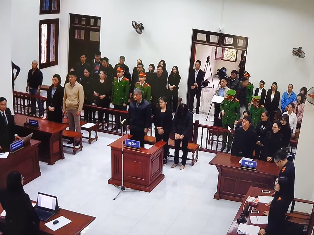 Ngoài 3 bị cáo kháng cáo, Công ty Ngân Hà cũng làm đơn kháng cáo đề nghị Tòa cấp phúc thẩm xem xét lại mức bồi thường dân sự. Công ty Ngân Hà cho rằng việc Tòa cấp sơ thẩm tuyên buộc Công ty phải chịu trách nhiệm bồi thường 249 triệu đồng cho gia đình bị hại thay cho cả bị cáo Nguyễn Bích Quy và bị cáo Doãn Quý Phiến là không đúng quy định của pháp luật.