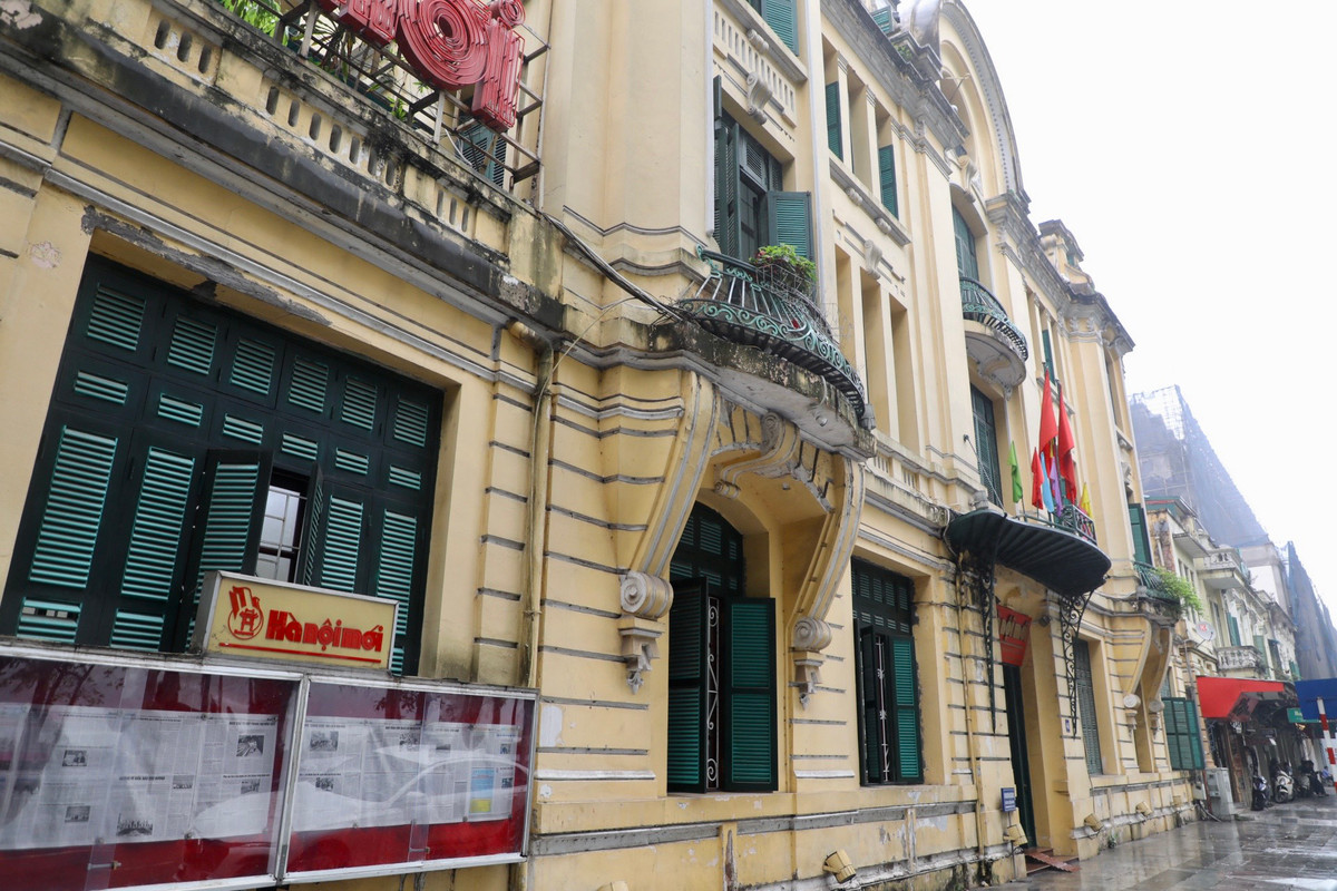 Theo kế hoạch, việc kiểm định, đánh giá chất lượng chi tiết 24 biệt thự và 8 công trình kiến trúc khác thuộc sở hữu nhà nước do TP Hà Nội quản lý, thực hiện xong trước 30/9/2023. Đối với 1.192 biệt thự còn lại sẽ tiến hành khảo sát, đánh giá sơ bộ bằng phương pháp trực quan và chuyên gia, đưa ra đánh giá dựa trên các dấu hiệu bên ngoài của các kết cấu và phải hoàn thành xong trước ngày 30/6/2024.