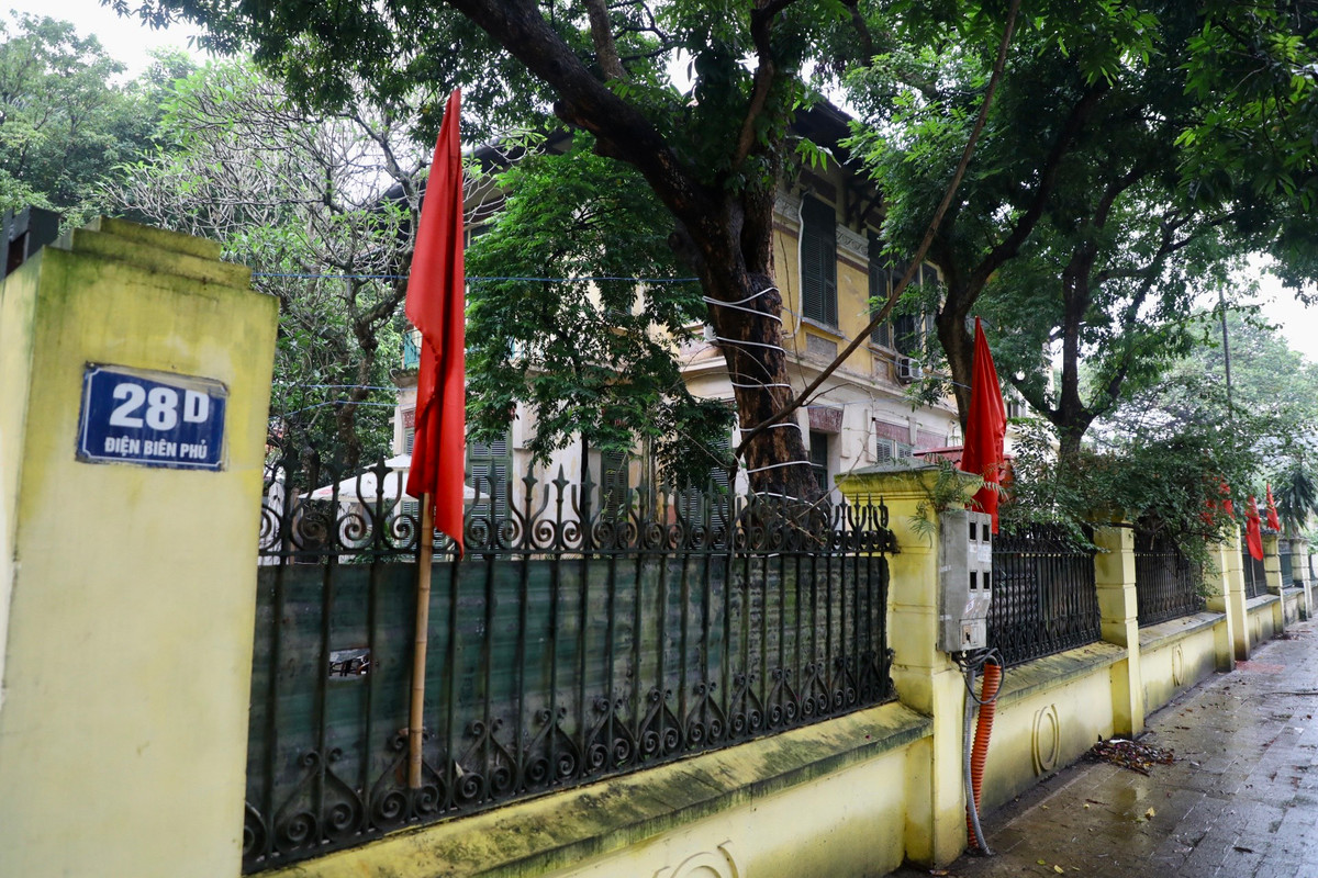 Biệt thự 28D Điện Biên Phủ nằm tại ngã tư Điện Biên Phủ - Hoàng Diệu, thuộc Trung tâm Hoàng Thành.