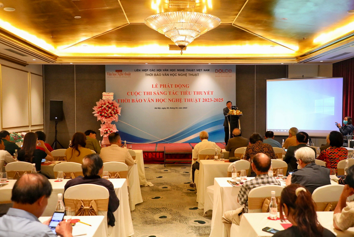 Thời báo Văn học nghệ thuật phát động cuộc thi sáng tác tiểu thuyết - Hình 2 Thoi bao Van hoc nghe thuat phat dong cuoc thi sang tac tieu thuyet-Hinh-2