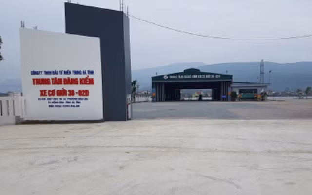 Bat Pho giam doc Trung tam dang kiem o Ha Tinh