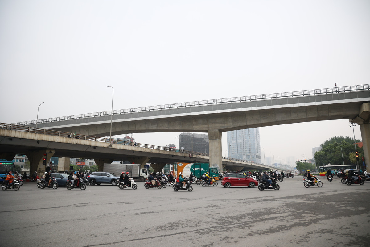 Còn lại phần cầu vượt Mai Dịch sẽ dành cho tuyến cao tốc trên cao, đảm bảo cho phương tiện chạy với vận tốc 80km/h trên toàn tuyến.