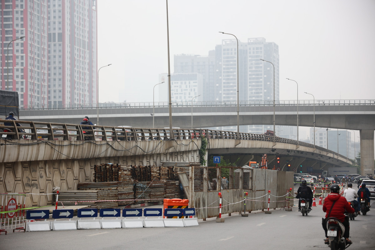 Hai đơn nguyên cầu đô thị được xây dựng là cầu vĩnh cửu kết cấu dầm thép bản mặt bê tông cốt thép liên hợp, tĩnh không dưới là 4,75m, tĩnh không đường đô thị đi trên cầu vượt là 4,5m.