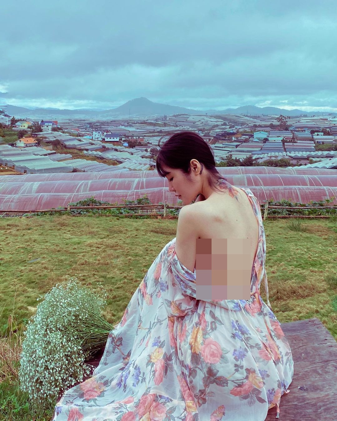 Elly Trần được biết tới là một hot girl, người mẫu, diễn viên. Ngoài ra, cô còn tham gia tích cực với các gameshow hay làm MC talkshow...