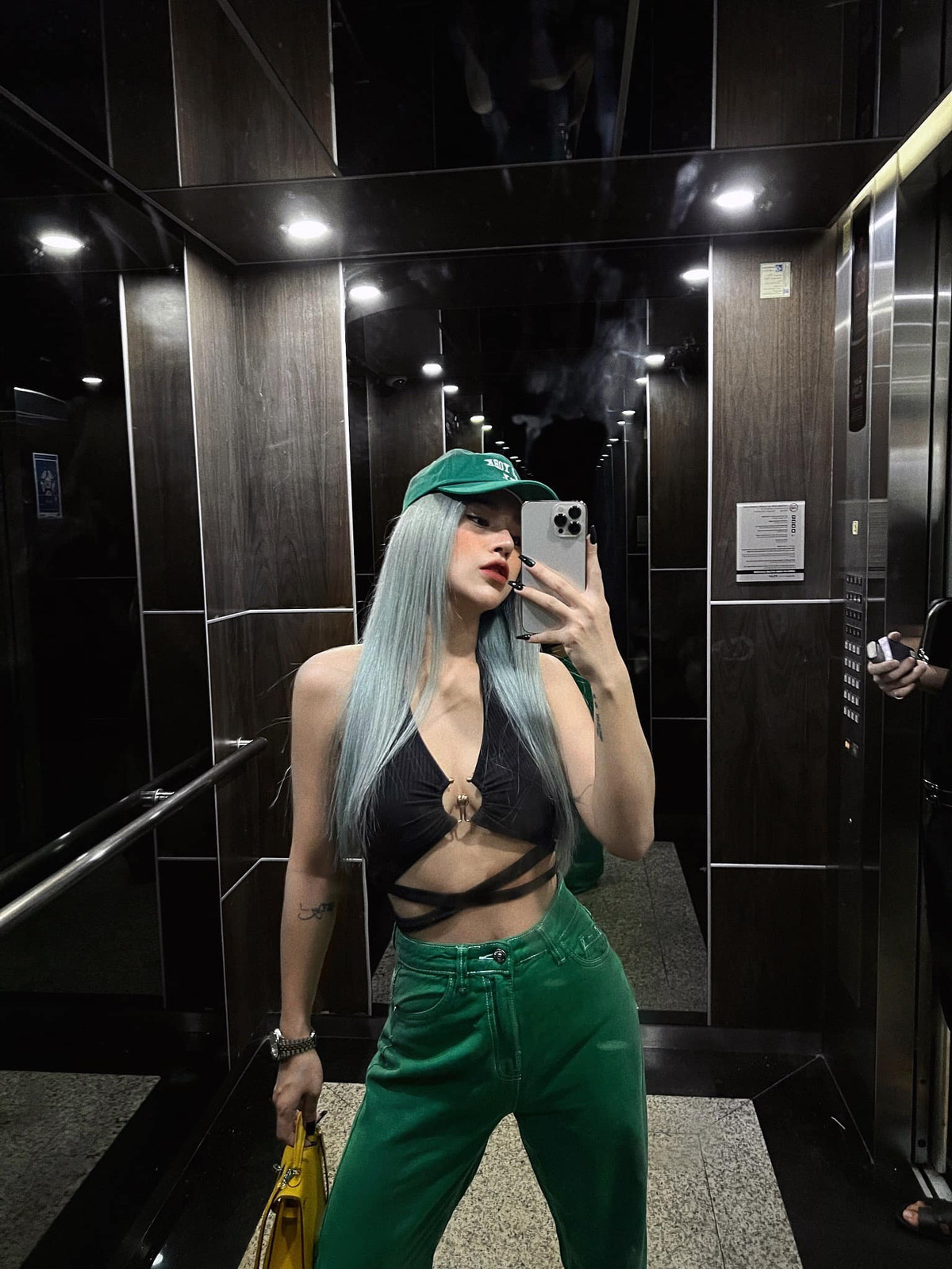 Để được nhan sắc và thân hình như hiện tại, DJ Tít phải tập luyện thể dục để có thân hình săn chắc.