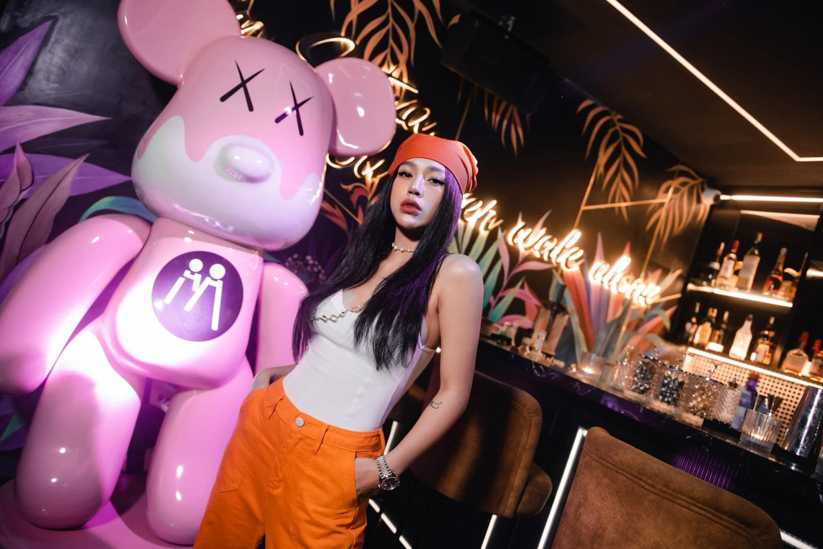 Trên trang cá nhân, DJ Tít làm không ít người trầm trồ với những khoảnh khắc khoe vóc dáng nóng bỏng của mình.