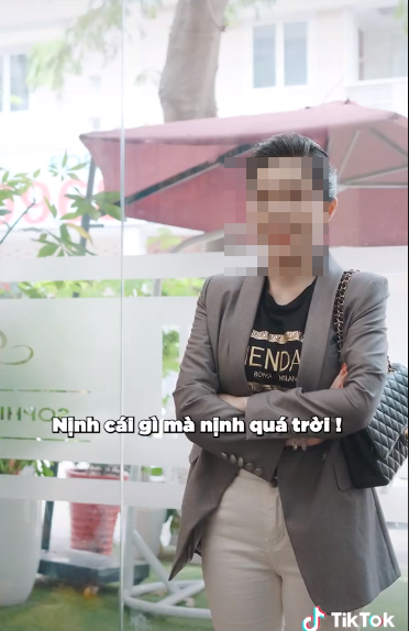 Tuy nhiên, theo dõi nữ TikToker nhiều người bất ngờ khi cô đã khóa phần bình luận ở tất cả các video. Bên cạnh đó, ở nhiều video mà Luis Đào đăng tải, số lượng lượt xem cũng tăng lên chóng mặt.