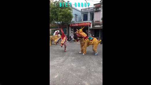 Thậm chí có người nhận định, nhìn những tạo hình này thì người lớn cũng phải nổi da gà chứ không riêng gì trẻ nhỏ.