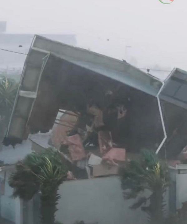 Tại thời điểm bão Noru sắp tiến vào các tỉnh miền Trung, trên MXH đã xuất hiện không ít tình huống dở khóc dở cười.