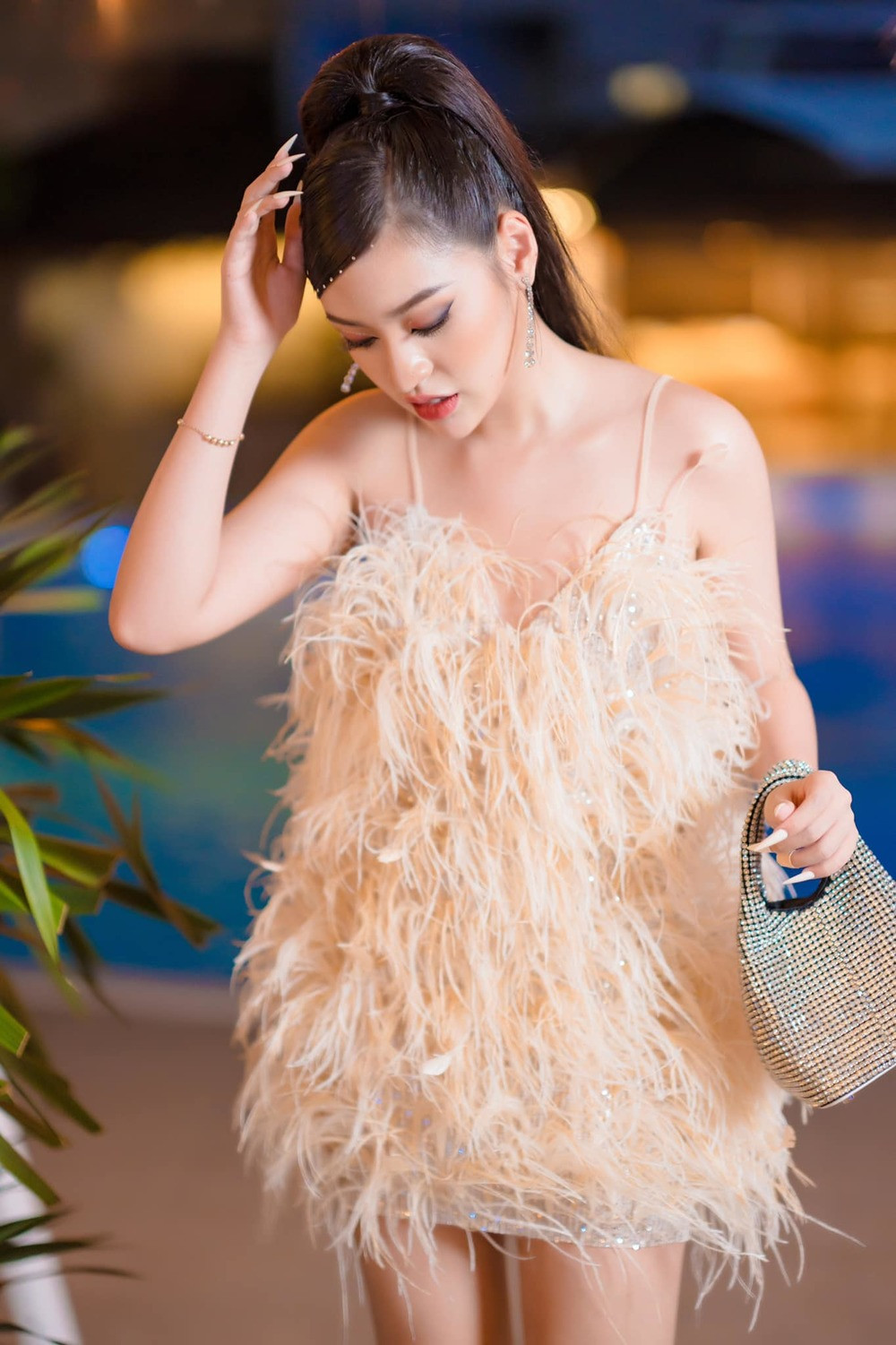 Dù "hot girl trứng rán" đã lên tiếng đính chính nhưng cô vẫn nhận về nhiều ý kiến trái chiều.