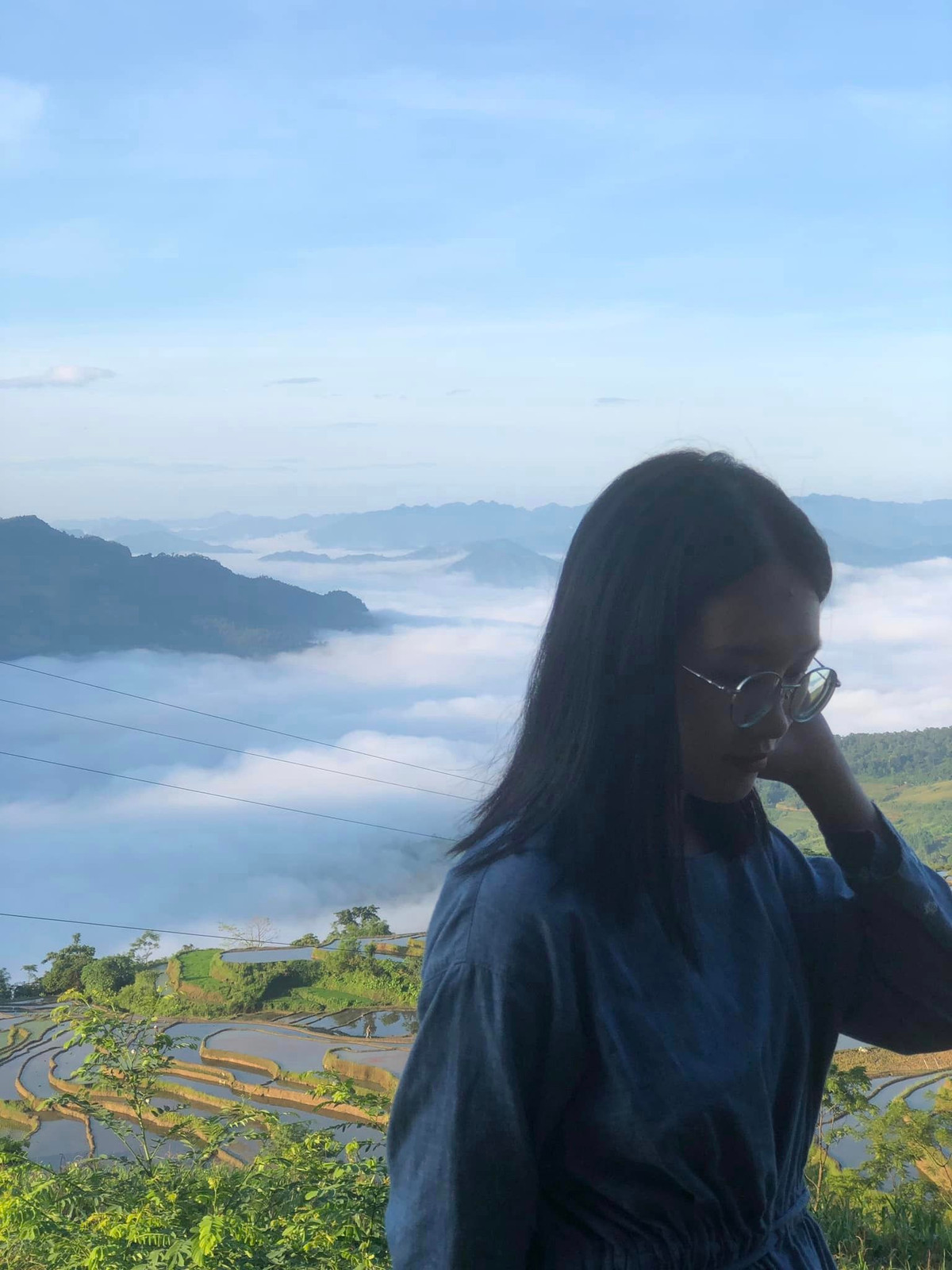 Đứng từ trên cao chiêm ngưỡng khung cảnh ruộng bậc thang quả thực rất tuyệt vời. Ảnh: Diễm Hằng