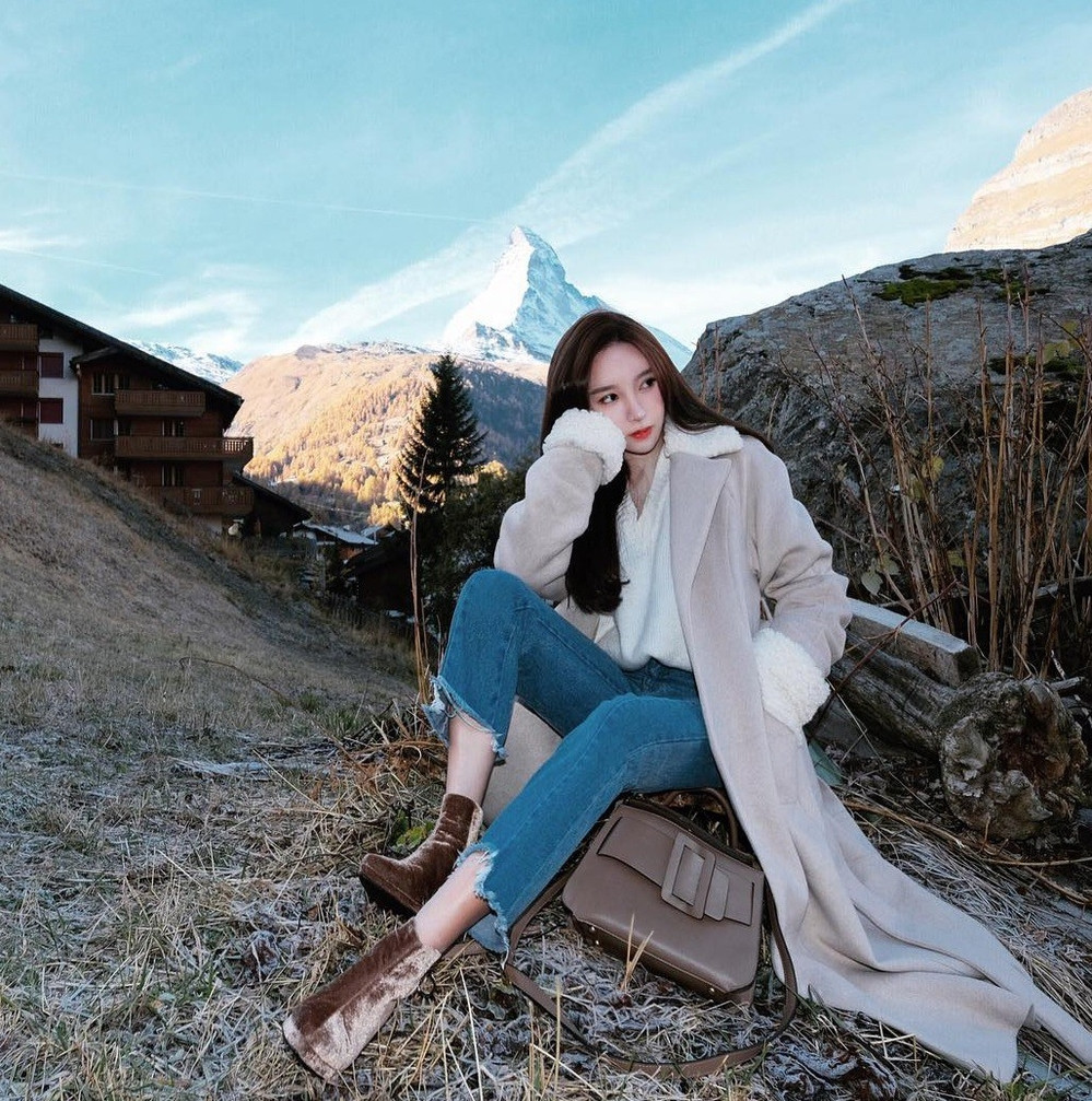 Dù đã là mẹ 1 con nhưng cô vẫn giữ được body thon gọn, mảnh mai như thời gái son.