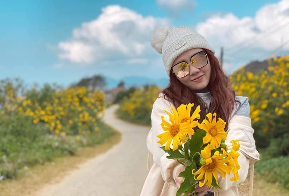 Đến với Lai Châu thời gian này không khó để các bạn có thể bắt gặp hoa dã quỳ cũng như thưởng thức sắc vàng tuyệt vời đó. Ảnh: Trần Huỳnh Lai Châu