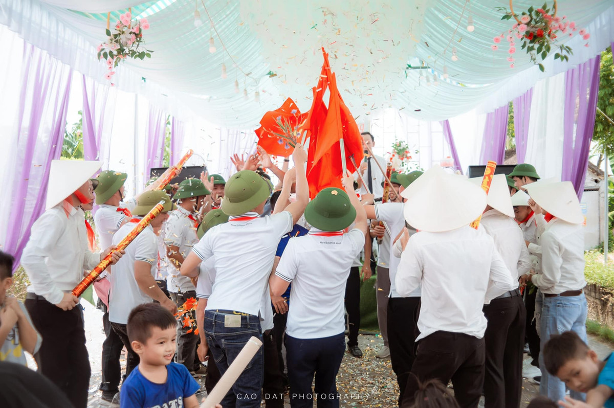 Đám cưới độc lạ diễn ra ở Diễn Châu đã góp phần tạo nên kỷ niệm đáng nhớ trong cuộc đời của cô dâu và chú rể.