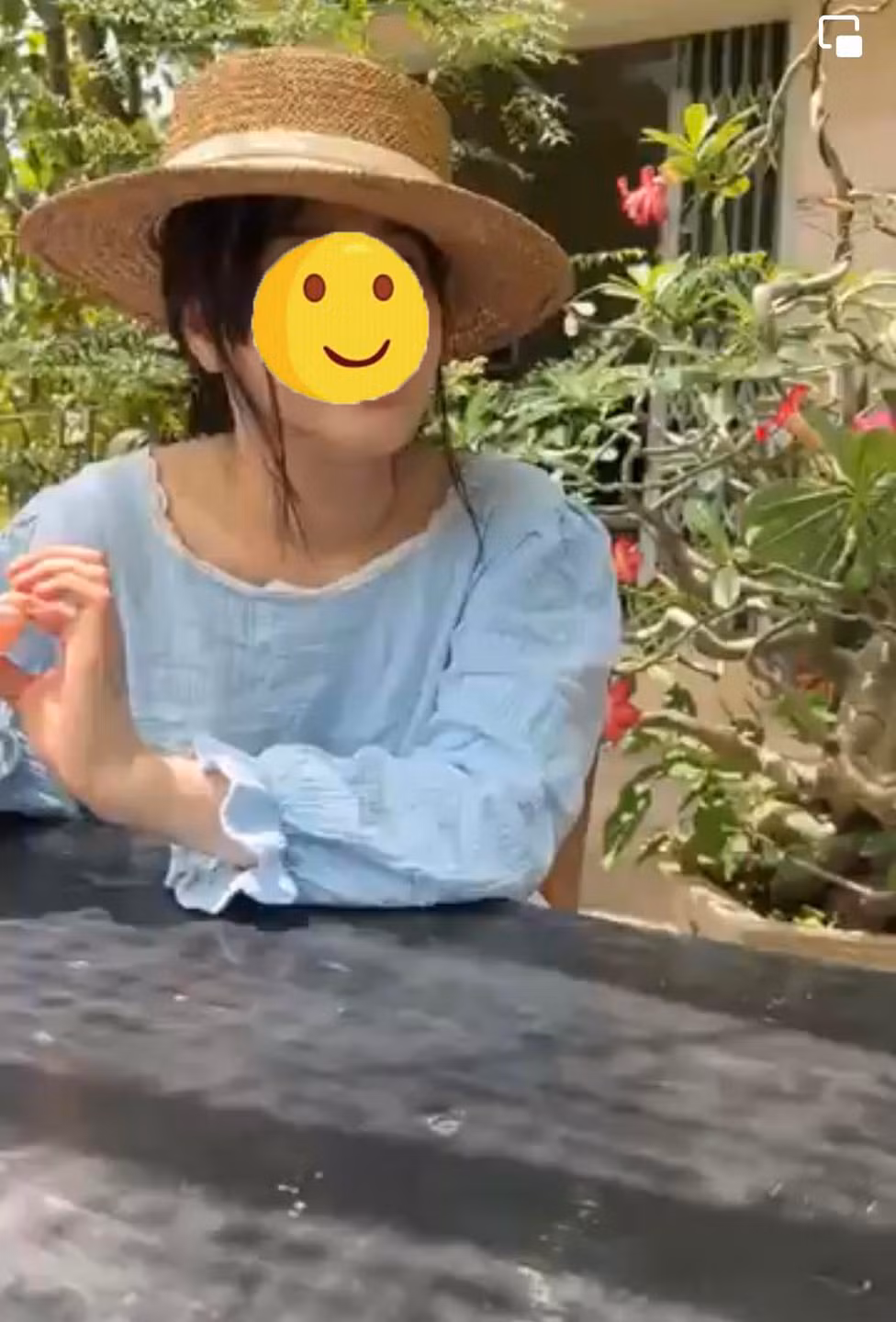 Hiện tại vụ việc về cô gái có nickname Tina Duong vẫn chưa có kết luận chính thức từ cơ quan chức năng, cư dân mạng đang mong ngóng về cái kết của vụ việc này. Ảnh: FB Nhã Lê Analee