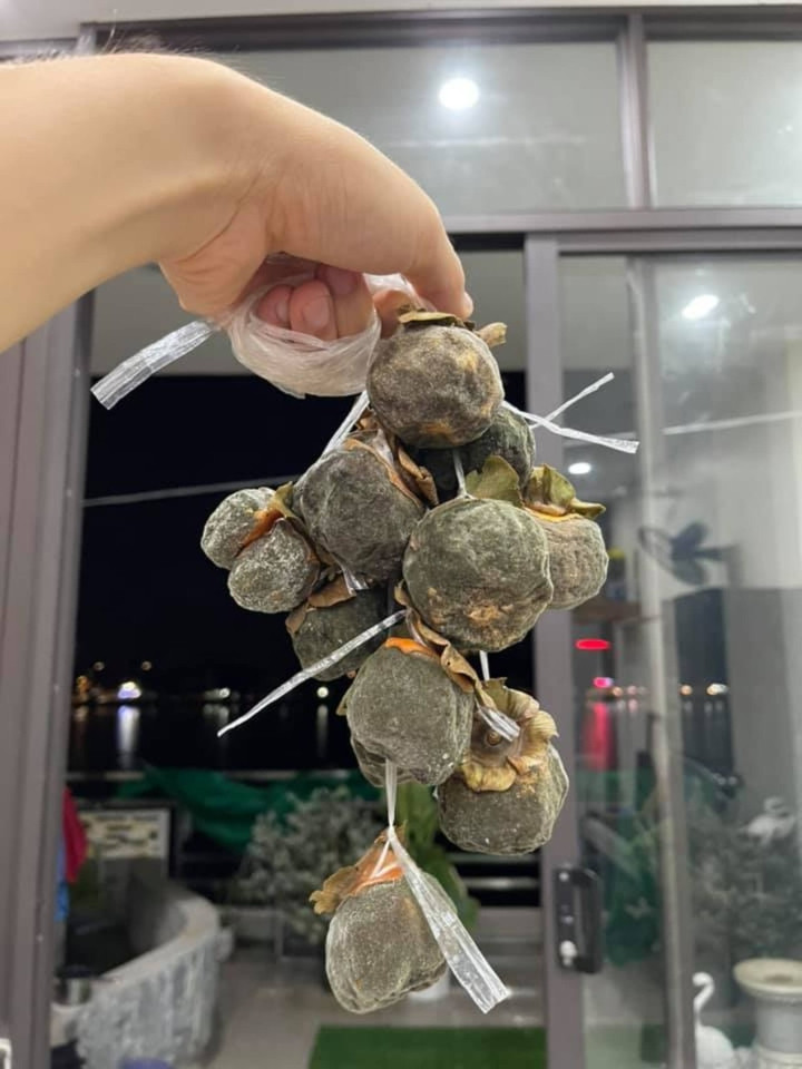 Vì thời tiết, vì xảy ra công đoạn sai sót, vì rất nhiều lý do mà cùng làm hồng treo gió thật đấy nhưng tác phẩm ra đời lại muôn hình vạn trạng. Ảnh: Tổng hợp