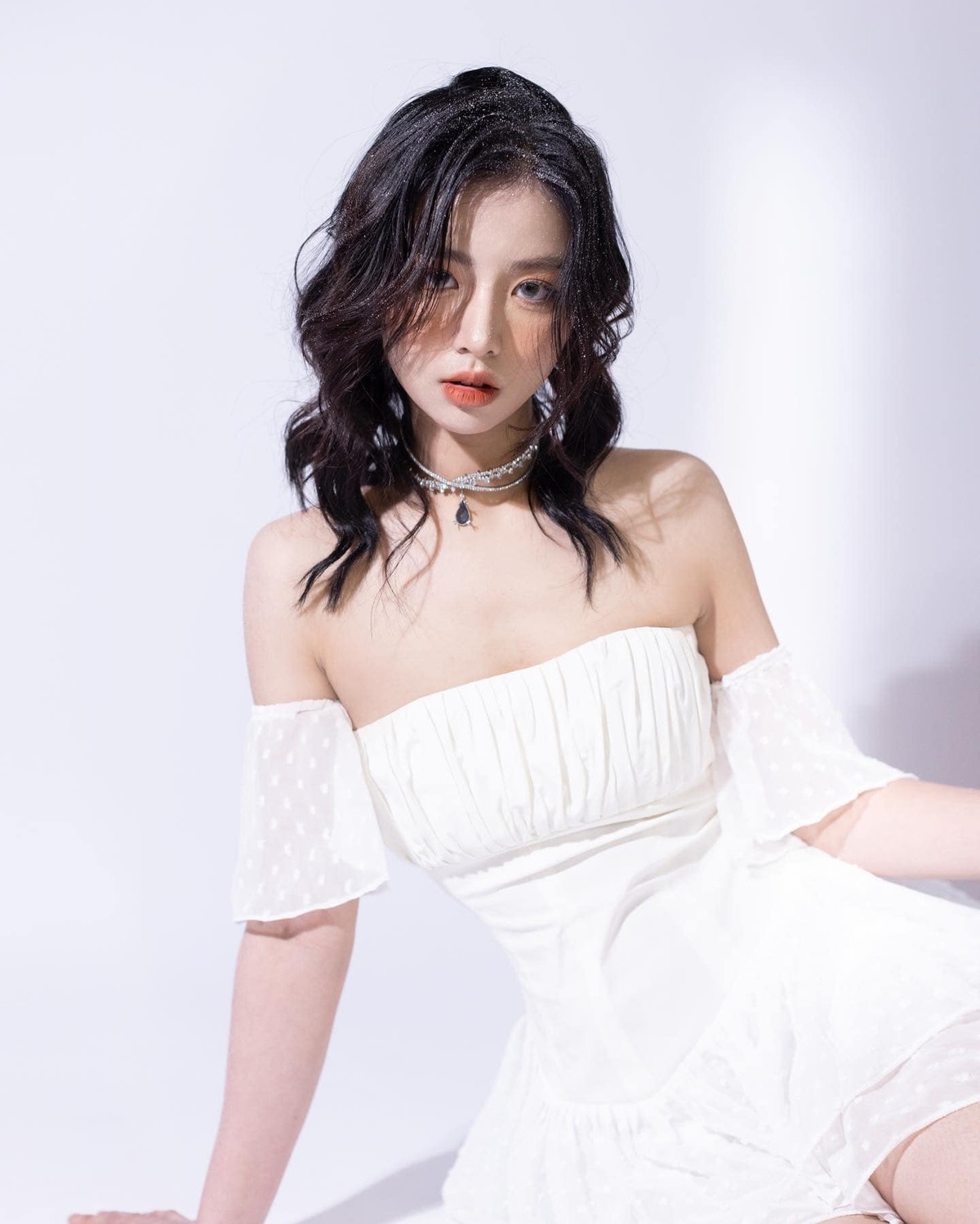 Nhan sắc của Hằng Phan cũng được đánh giá ngày càng thăng hạng so với 3 năm trước.