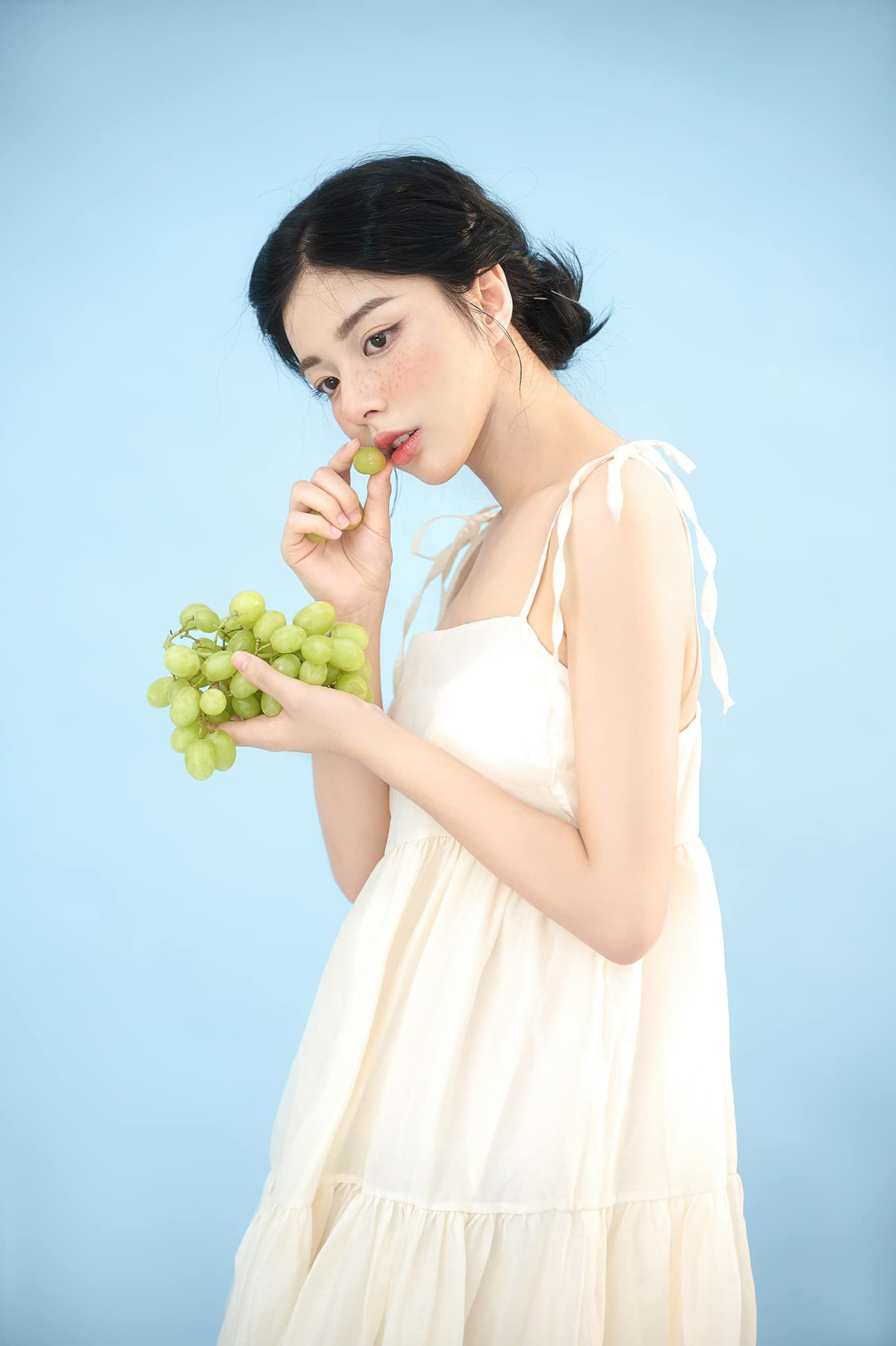 Sau 3 năm nổi tiếng kể từ ngày nhập học, hiện tại hot girl Hằng Phan ngày càng xinh đẹp và phát triển sự nghiệp mẫu ảnh.