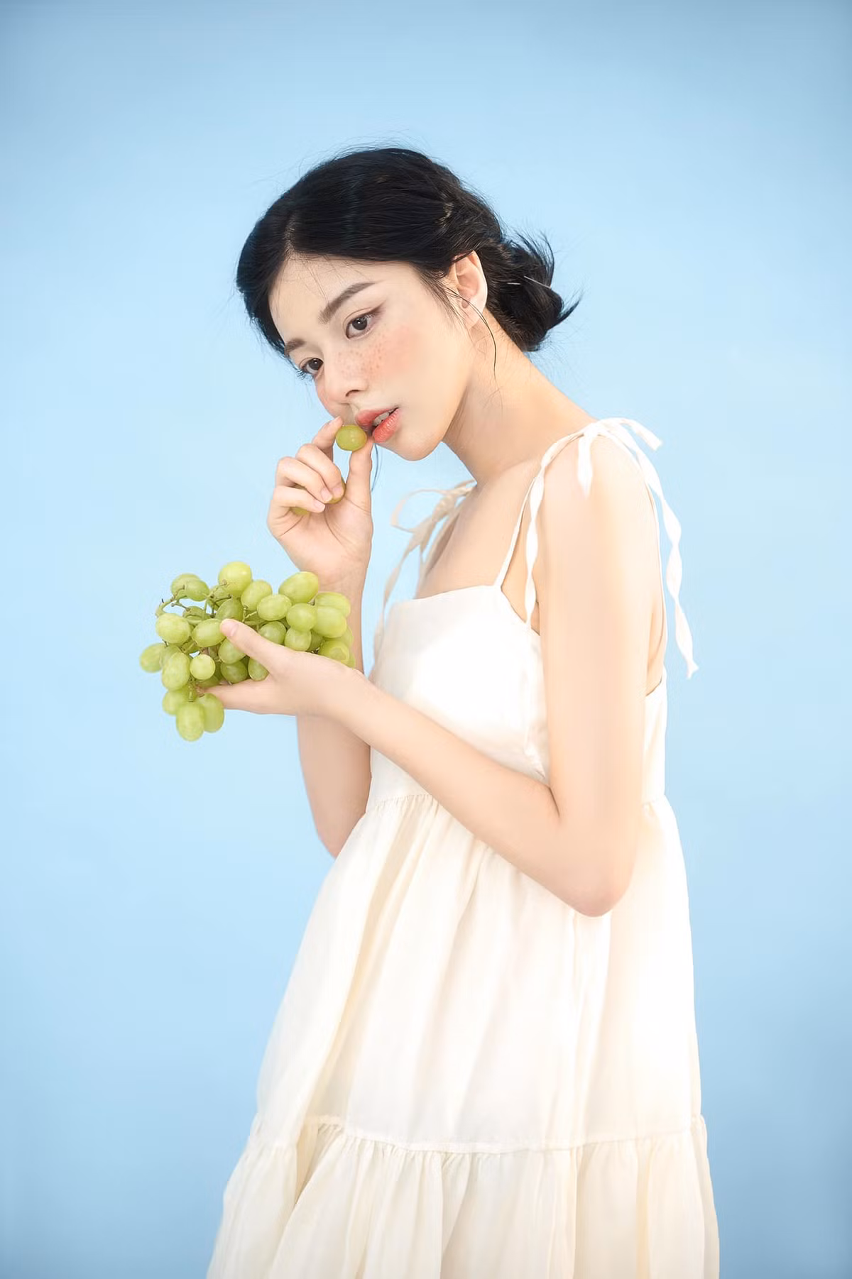 Sau 3 năm nổi tiếng kể từ ngày nhập học, hiện tại hot girl Hằng Phan ngày càng xinh đẹp và phát triển sự nghiệp mẫu ảnh.