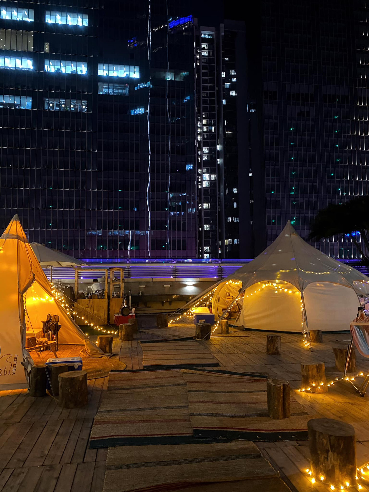 Cuối tuần ngồi đâu: Quán cà phê cắm trại ngay giữa lòng Hà Nội Cuoi tuan ngoi dau: Quan ca phe cam trai ngay giua long Ha Noi