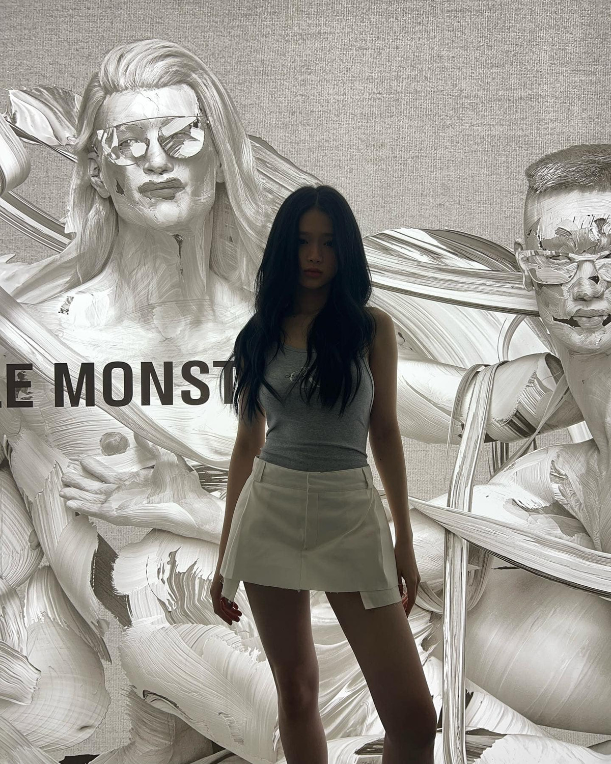 Có thể thấy, gần đây, gu thời trang của Linh Ka được nhận xét ngày càng trưởng thành, gợi cảm hơn nhưng không quá hở bạo phản cảm.