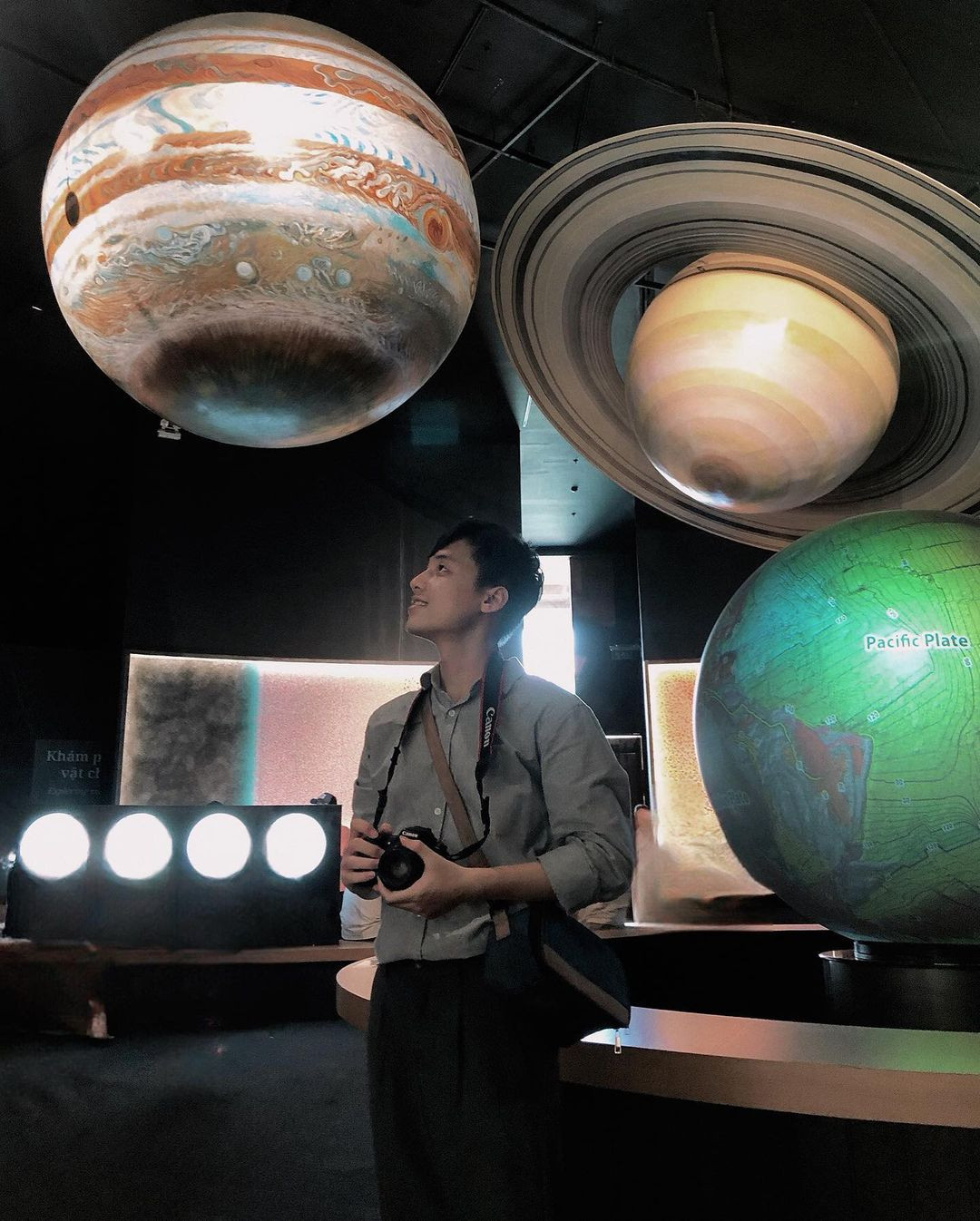 Mỗi khu vực lại trưng bày các mô hình, hình ảnh khoa học khác nhau vô cùng thú vị, đẹp mắt. Ảnh: @tpthuy_