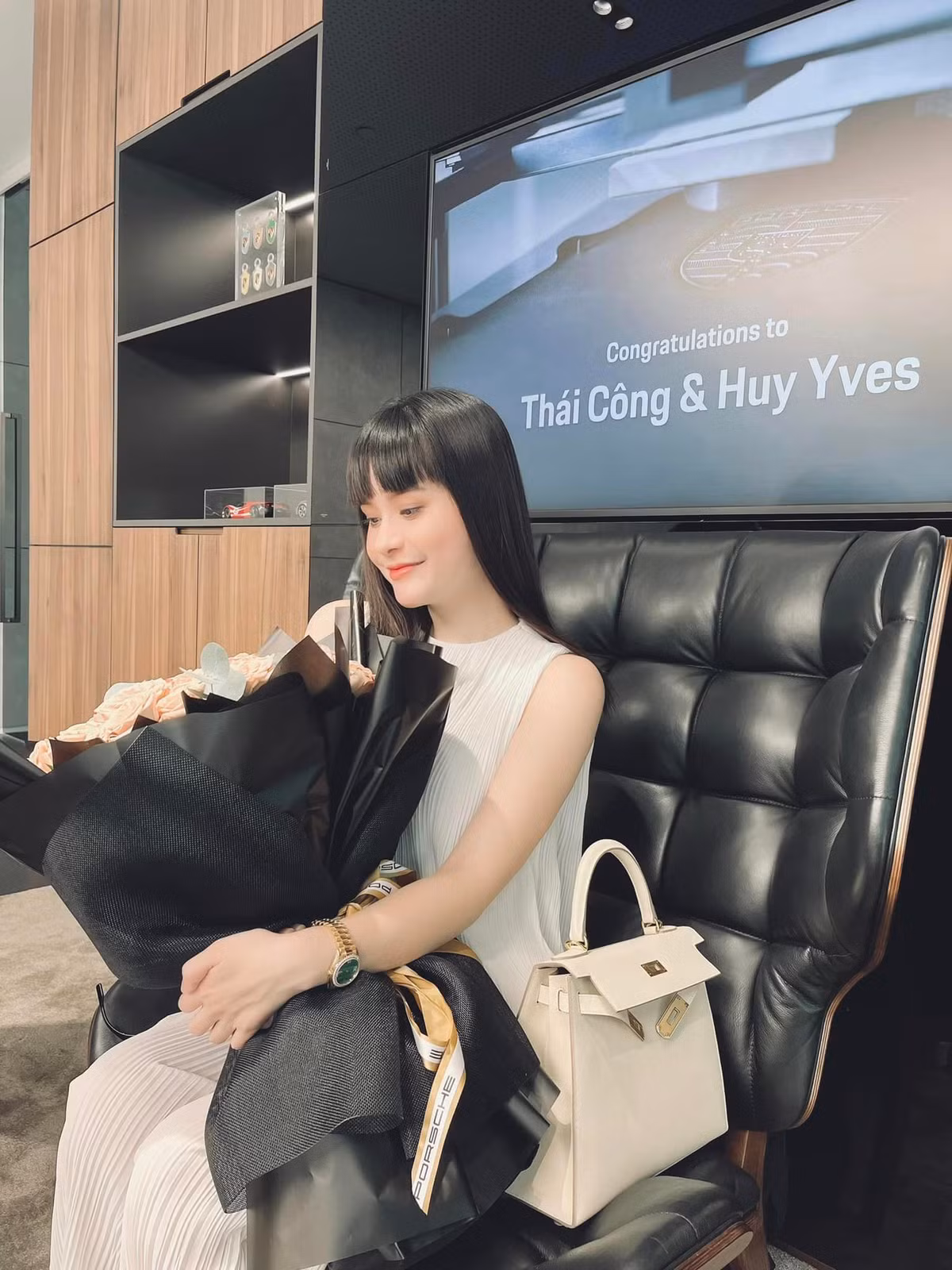 Nữ đại gia từng tâm sự, vì bản thân đã nhận được rất nhiều tình yêu thương, lấy được người chồng tâm lý nên cô muốn san sẻ yêu thương với mọi người.