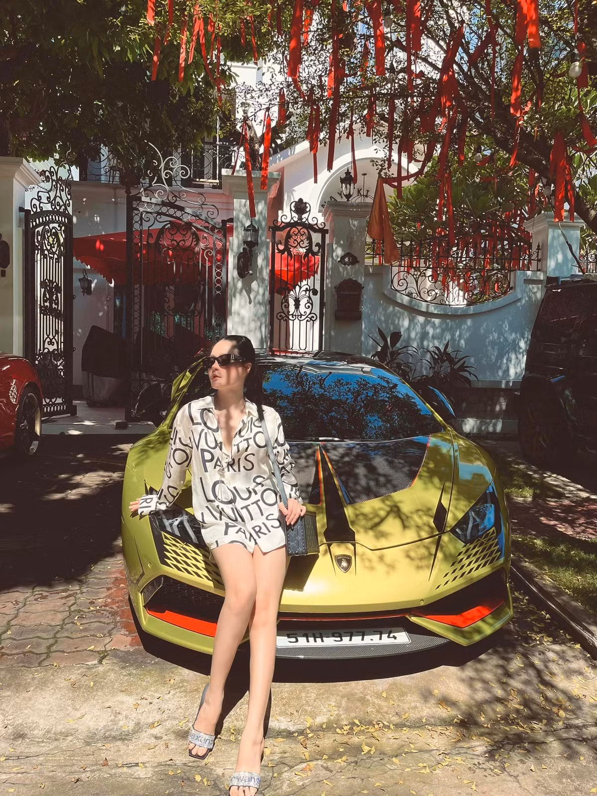 Được biết một phần lợi nhuận trong việc kinh doanh sẽ được vợ chồng cô trích ra làm từ thiện, và quỹ thiện nguyện ấy mang tên con gái. Ảnh: FBNV