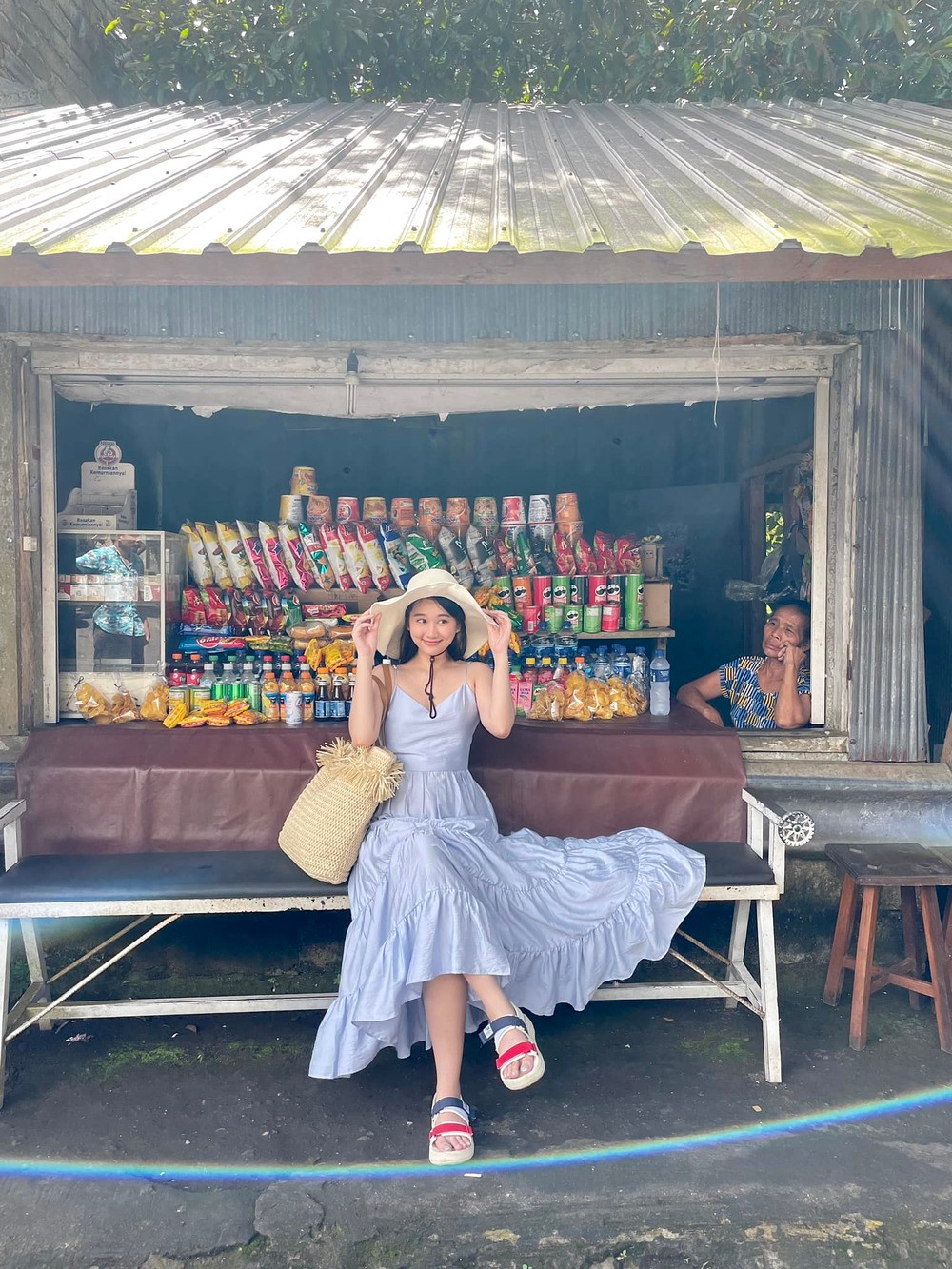 Hiện tại, mỹ nhân sinh năm 1998 dần lấy lại tự tin về ngoại hình sau khi tăng cân đáng kể. Cô thoải mái hơn trong việc chia sẻ hình ảnh trên trang cá nhân.